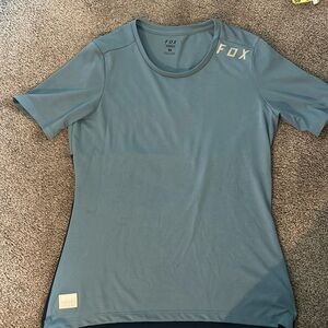 Women’s fox mountain bike shirt, size medium